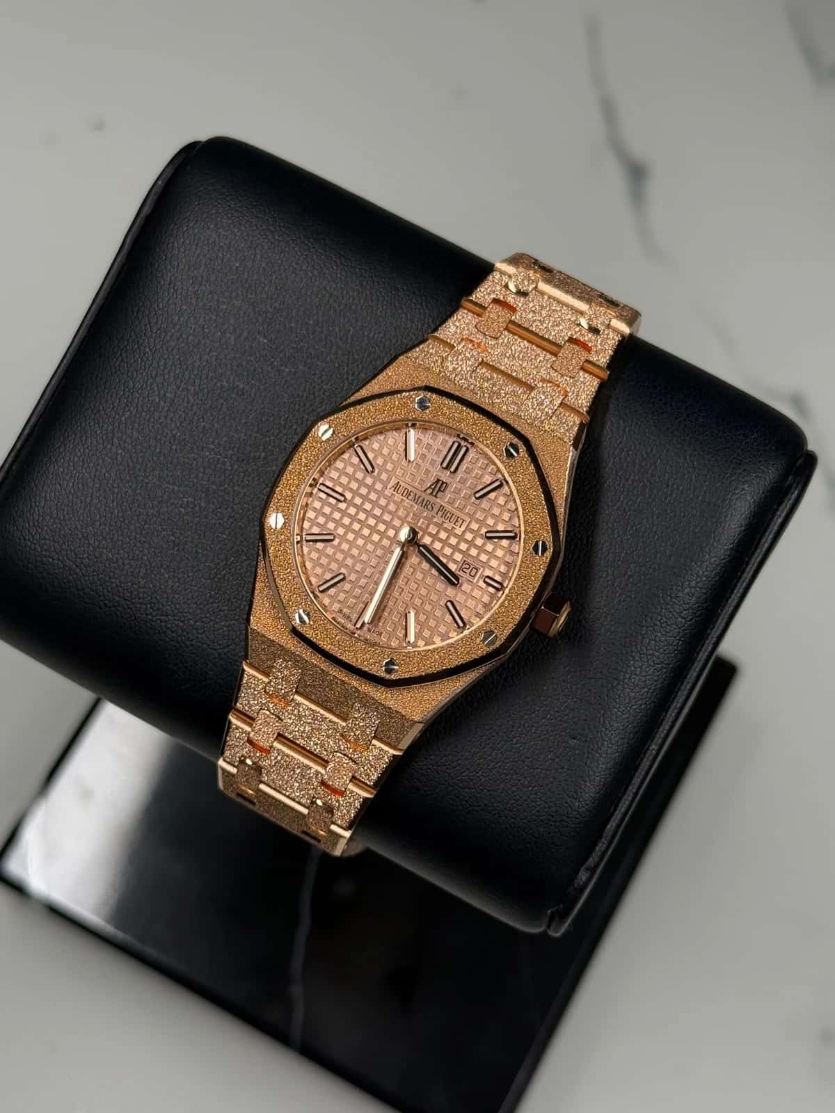 Royal Oak - Thumbnail 6