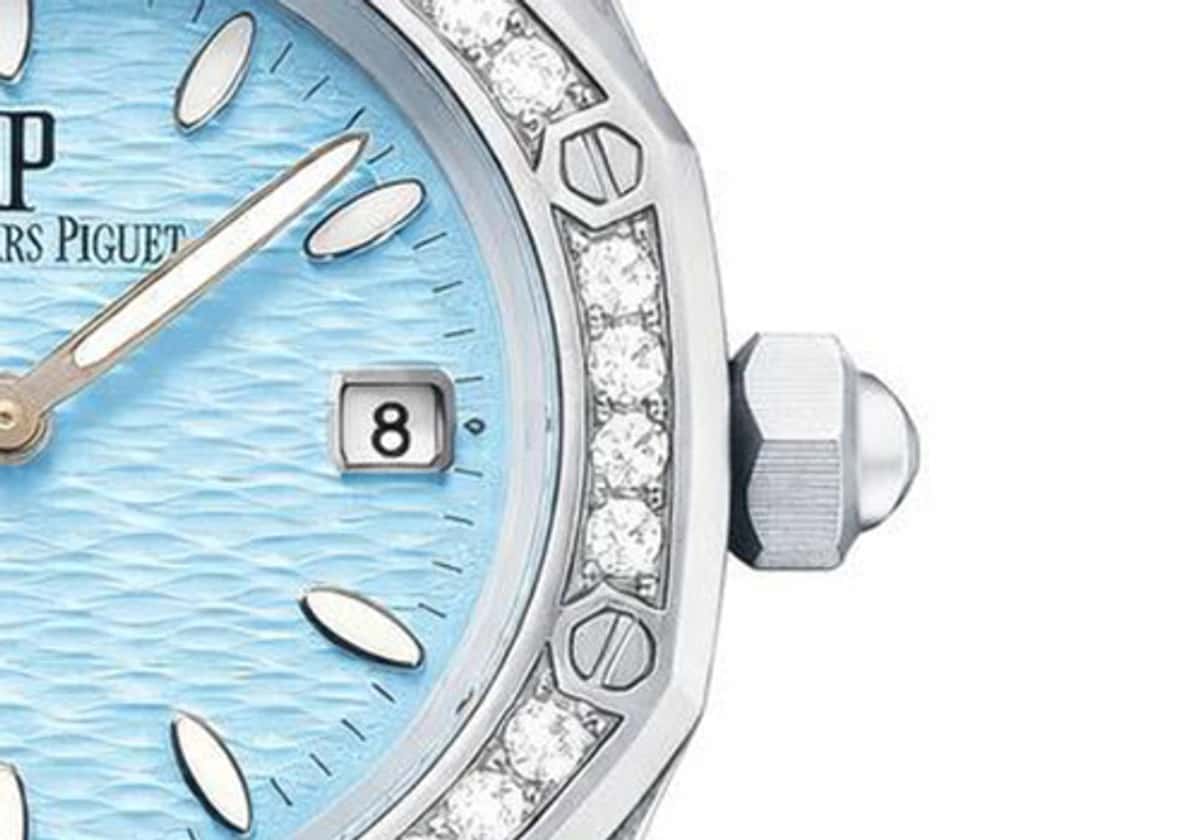 Royal Oak Lady - Thumbnail 4