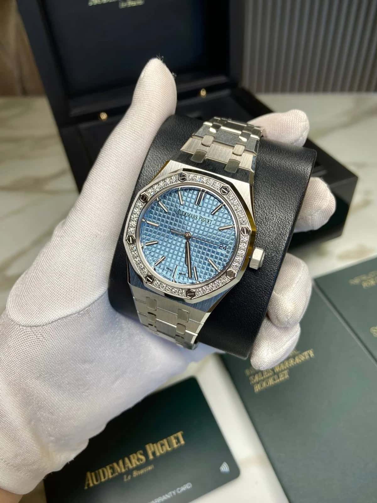 Royal Oak - Thumbnail 5
