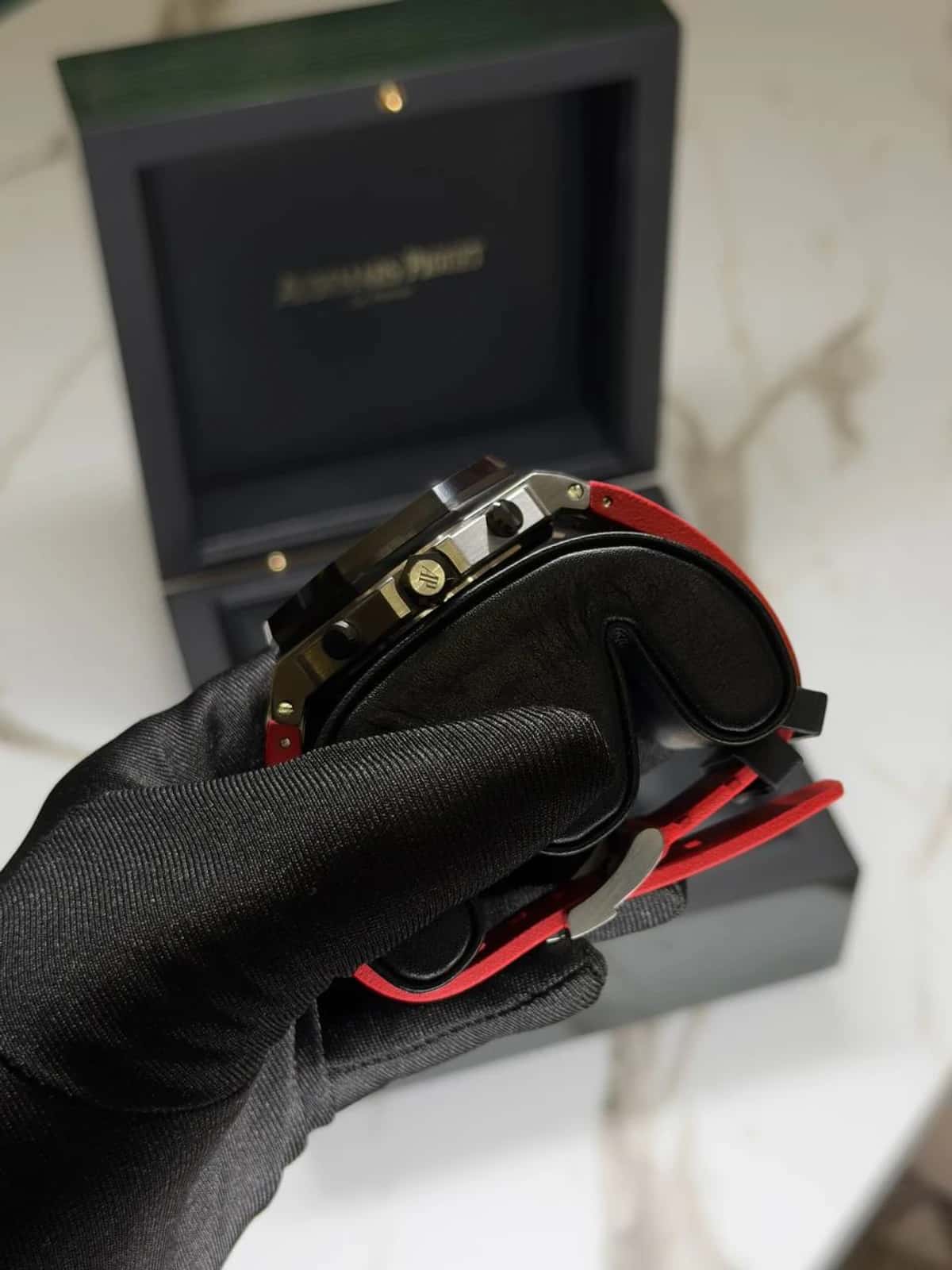 Royal Oak Offshore - Thumbnail 12
