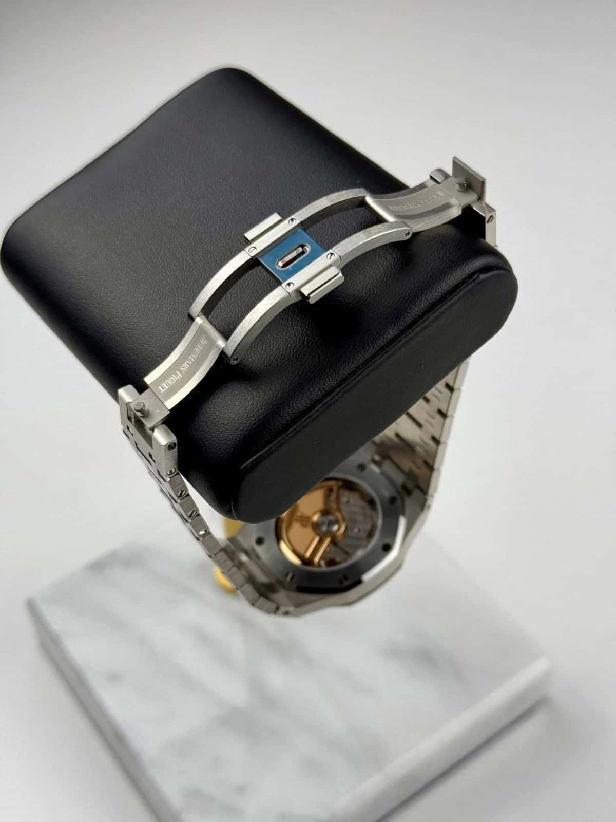 Royal Oak - Thumbnail 13