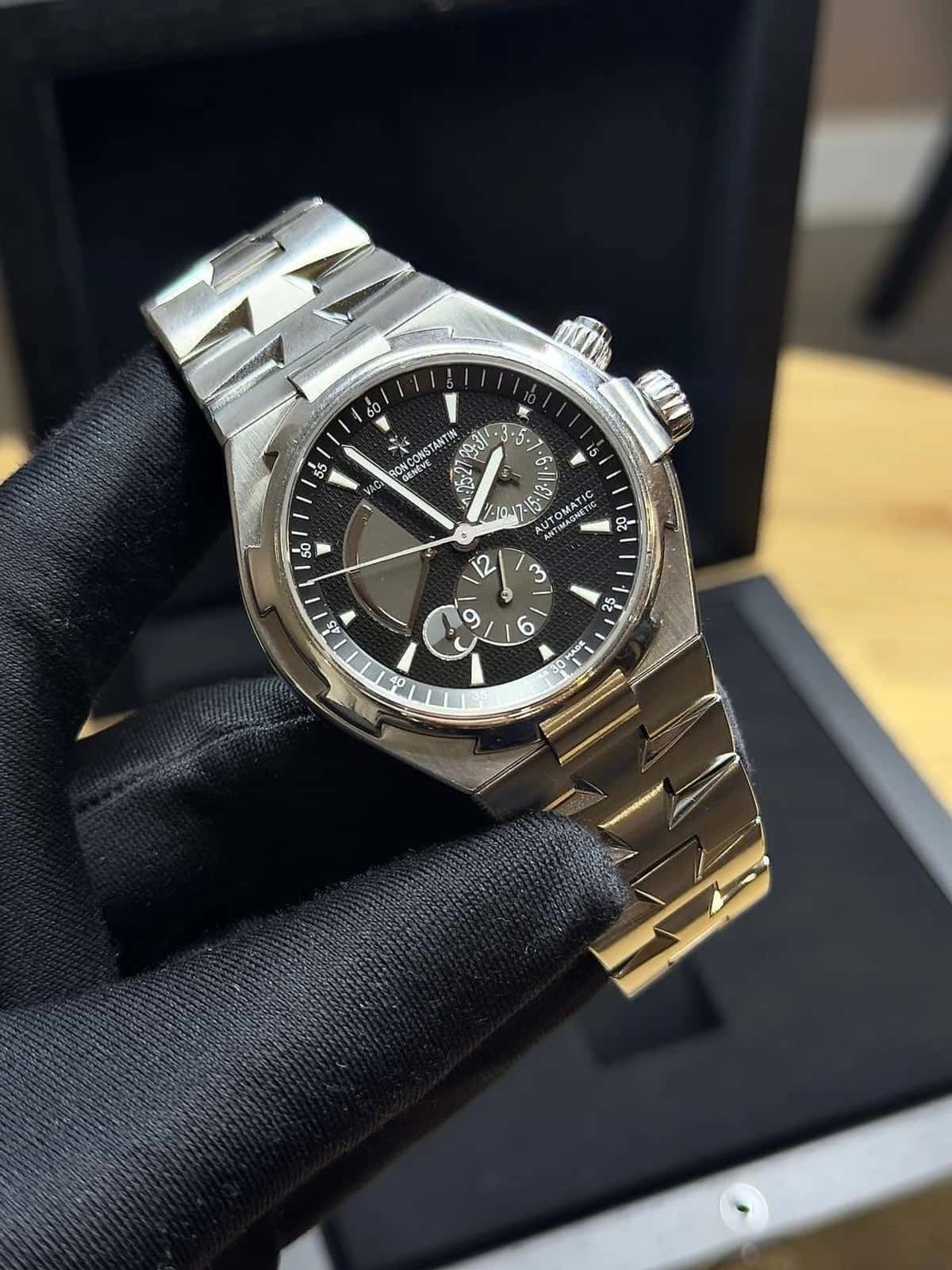 Overseas Dual Time - Thumbnail 10