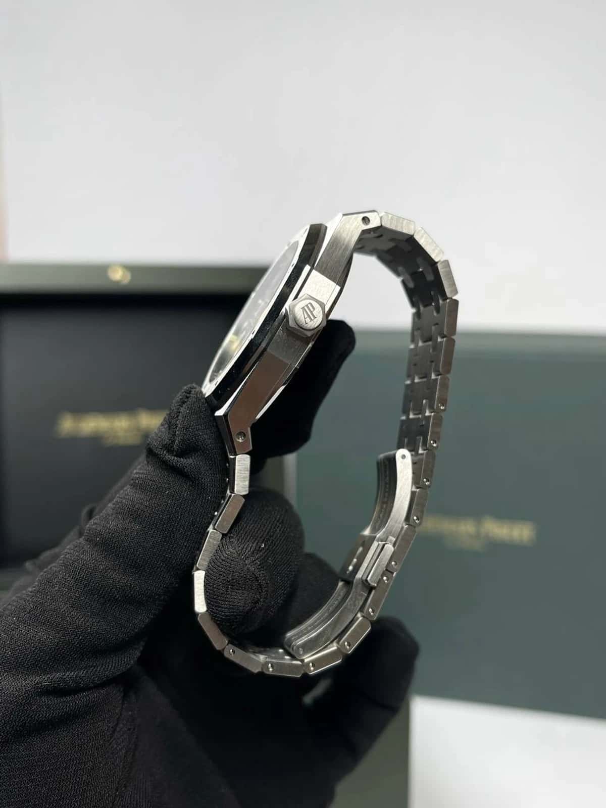 Royal Oak - Thumbnail 7
