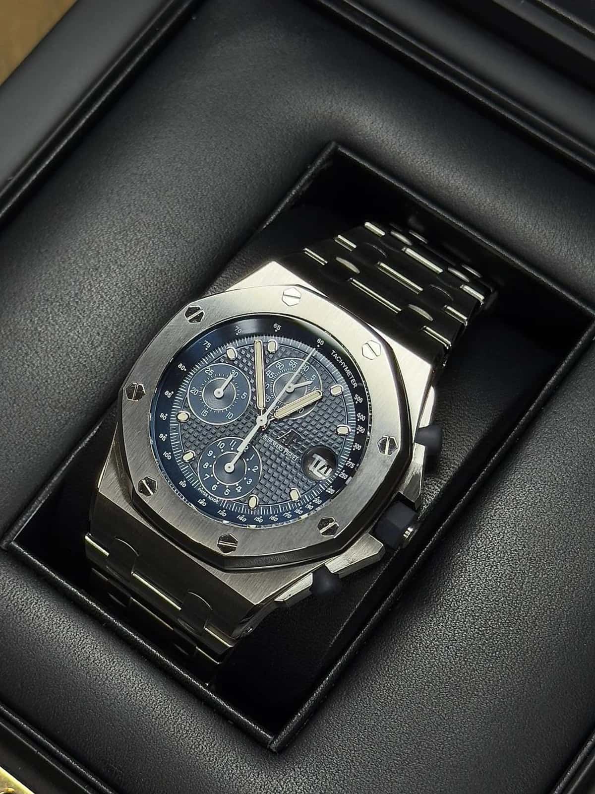 Royal Oak Offshore - Thumbnail 8