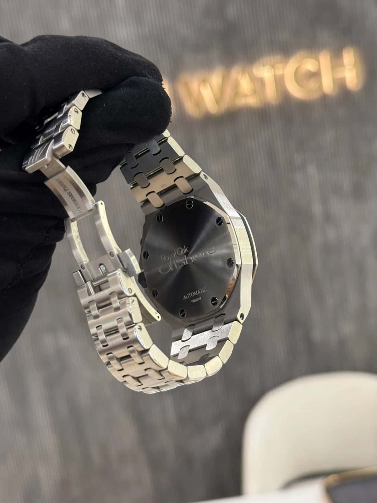 Royal Oak Offshore - Thumbnail 13