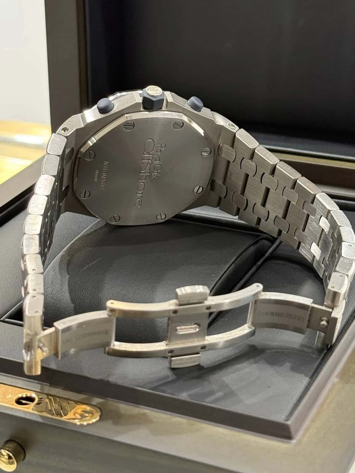 Royal Oak Offshore - Thumbnail 10
