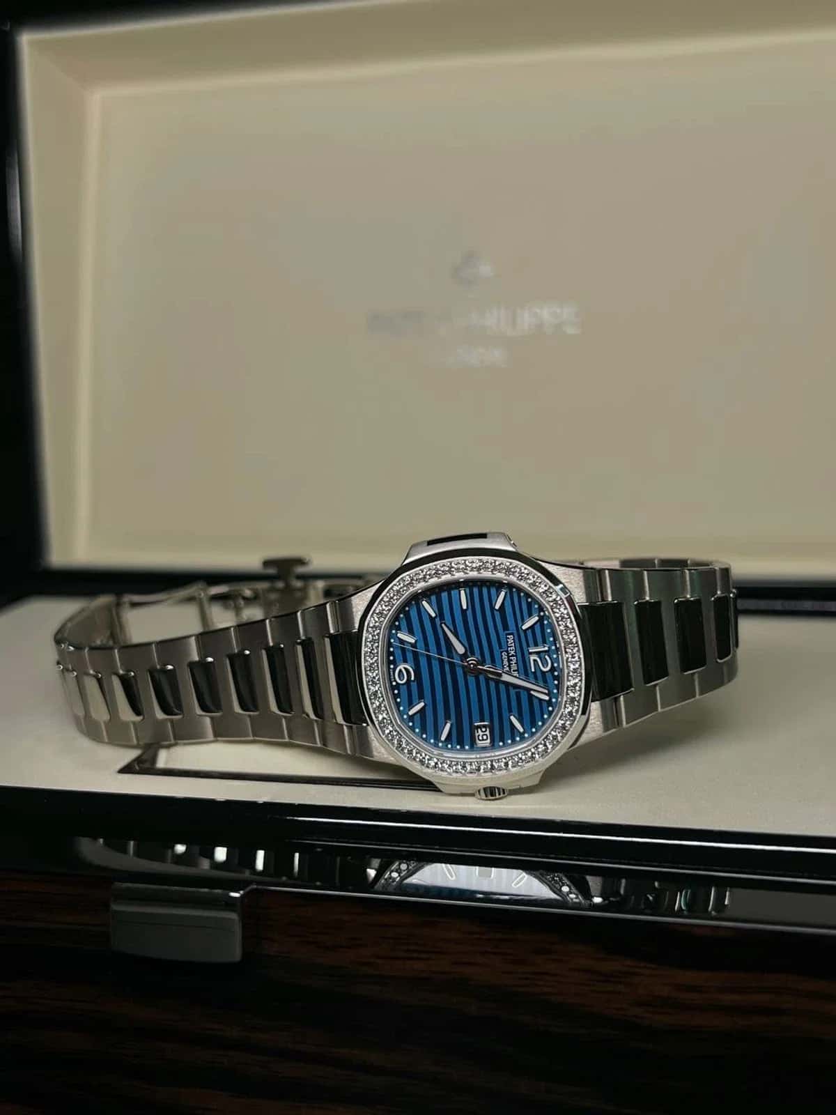 Nautilus Ladies - Thumbnail 7
