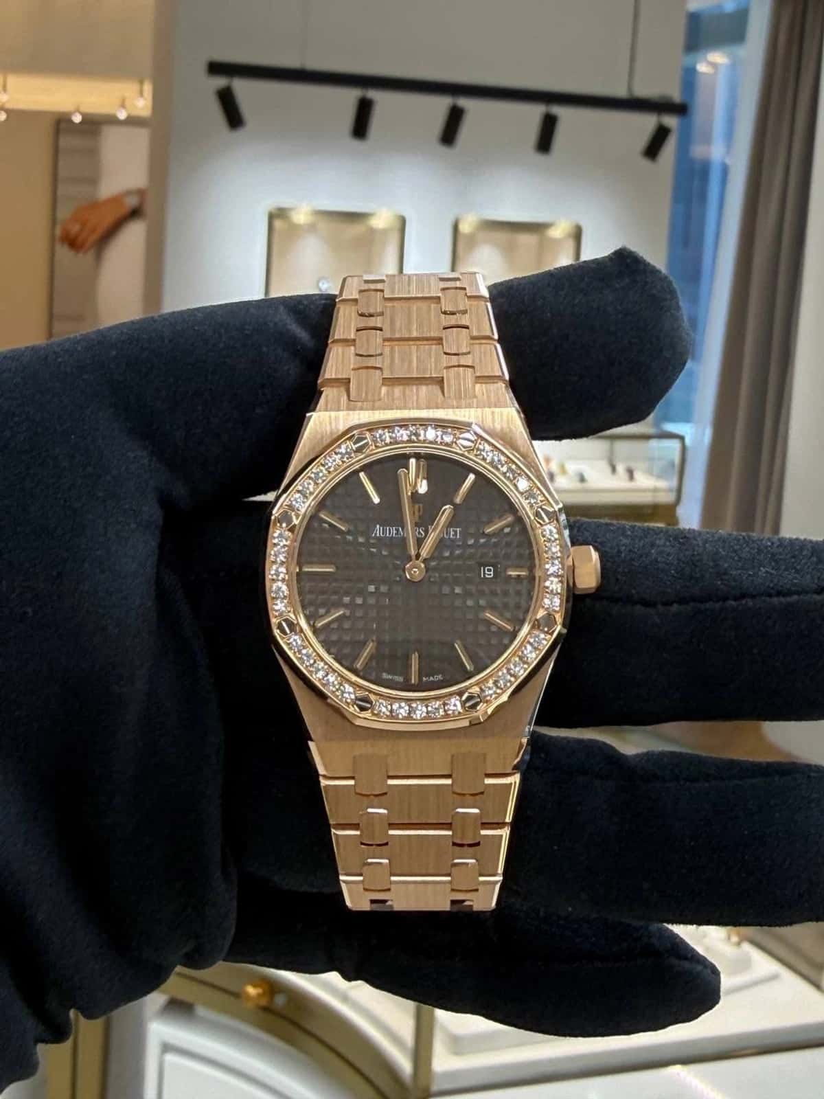 Royal Oak - Thumbnail 3
