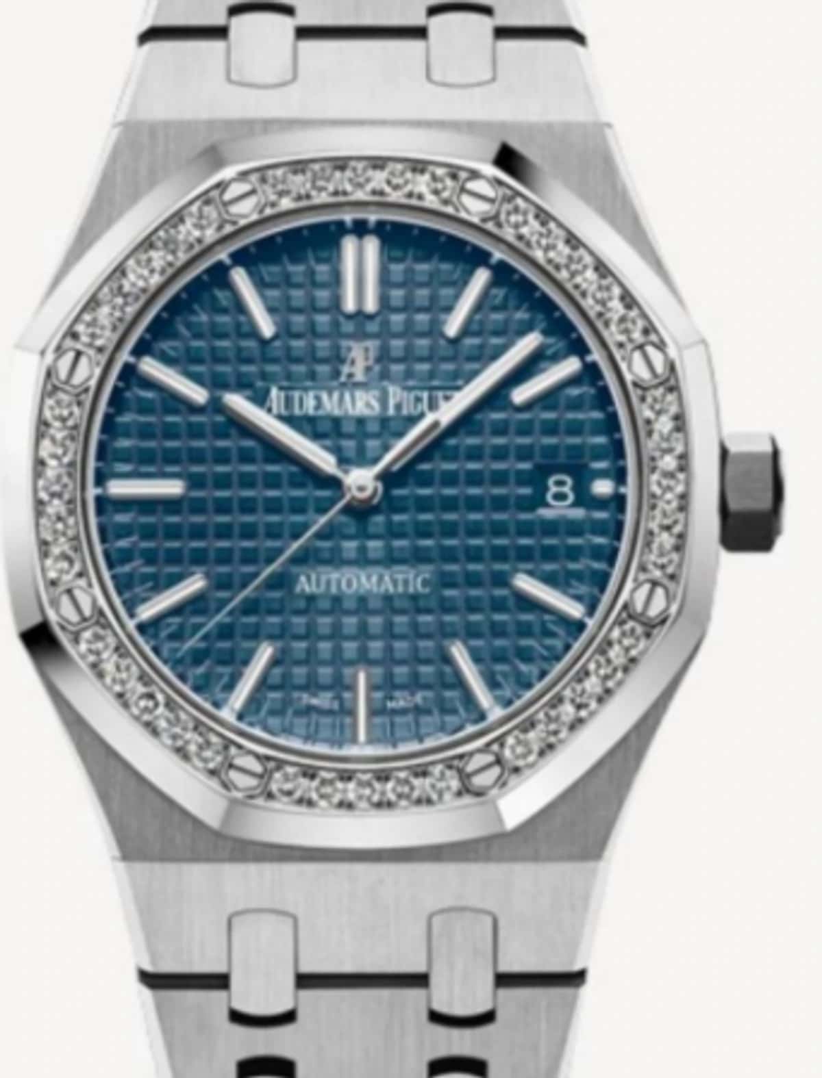 Royal Oak Lady - Thumbnail 5