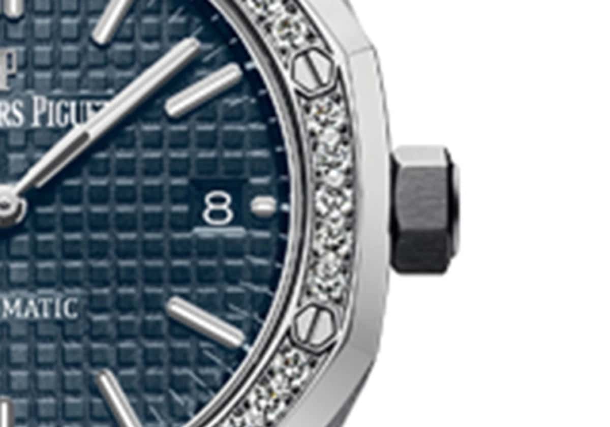 Royal Oak Lady - Thumbnail 4