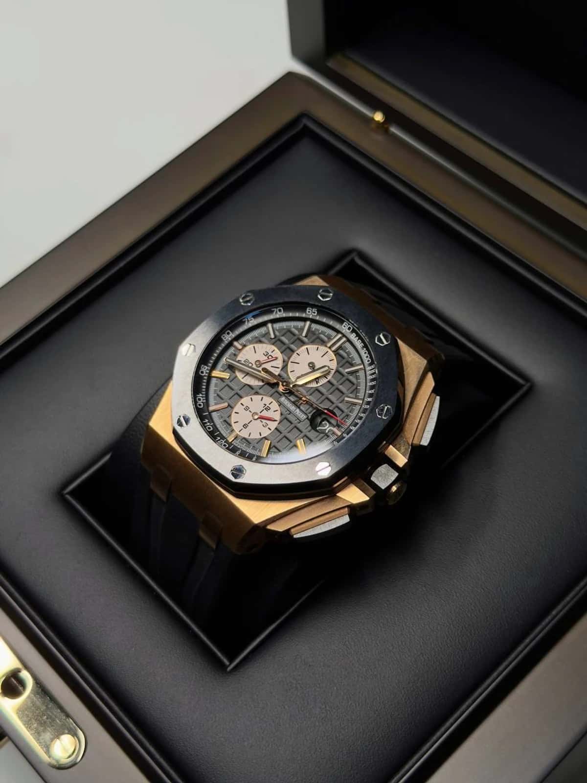 Royal Oak - Thumbnail 6