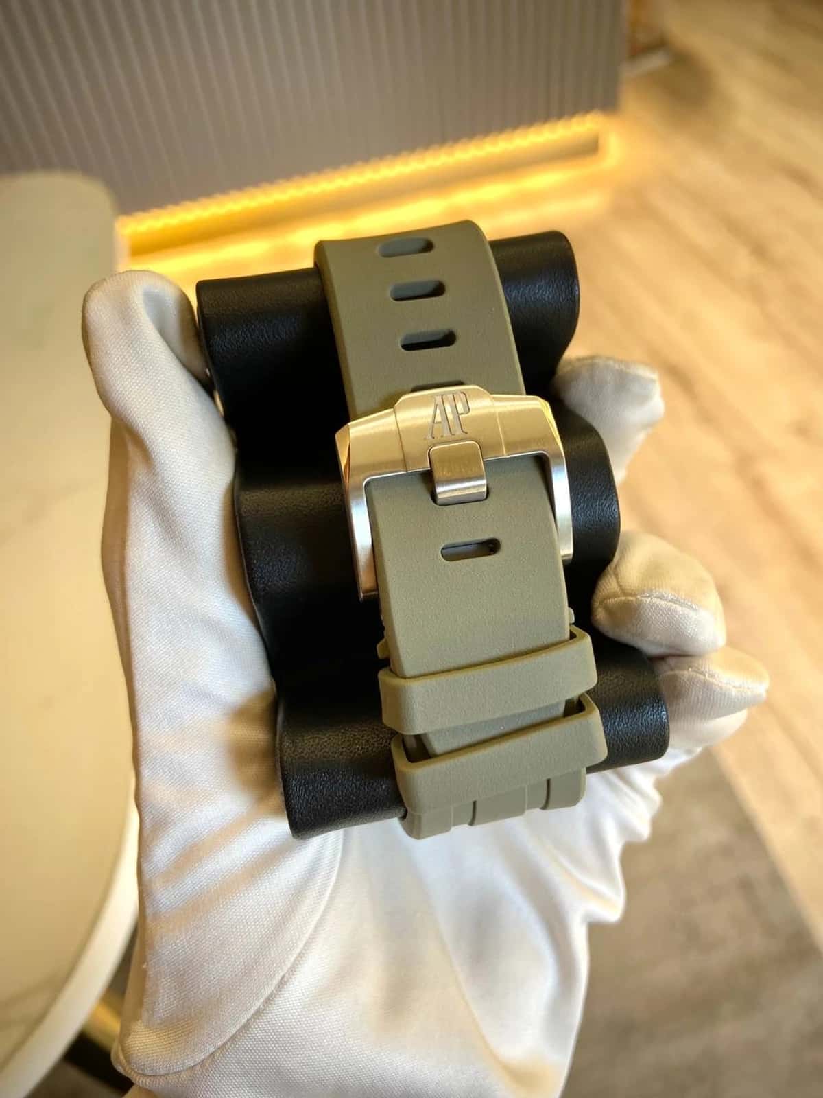 Royal Oak Offshore - Thumbnail 20