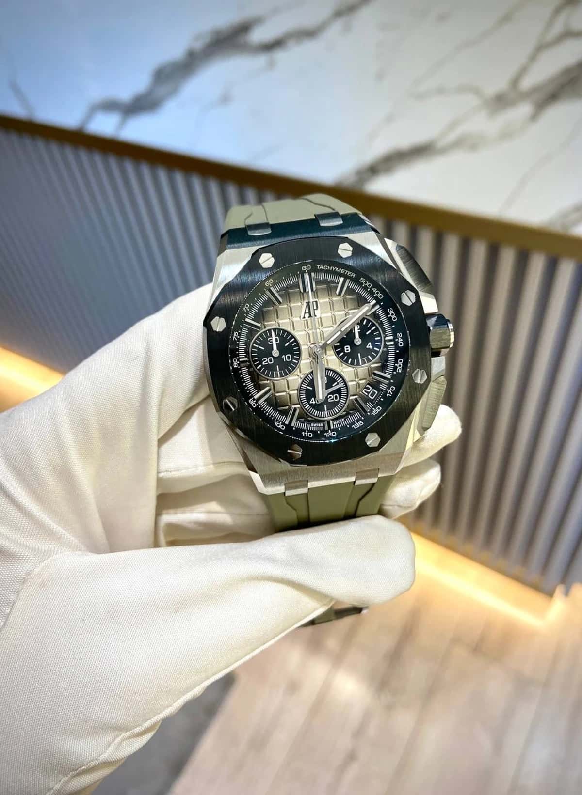 Royal Oak Offshore - Thumbnail 18