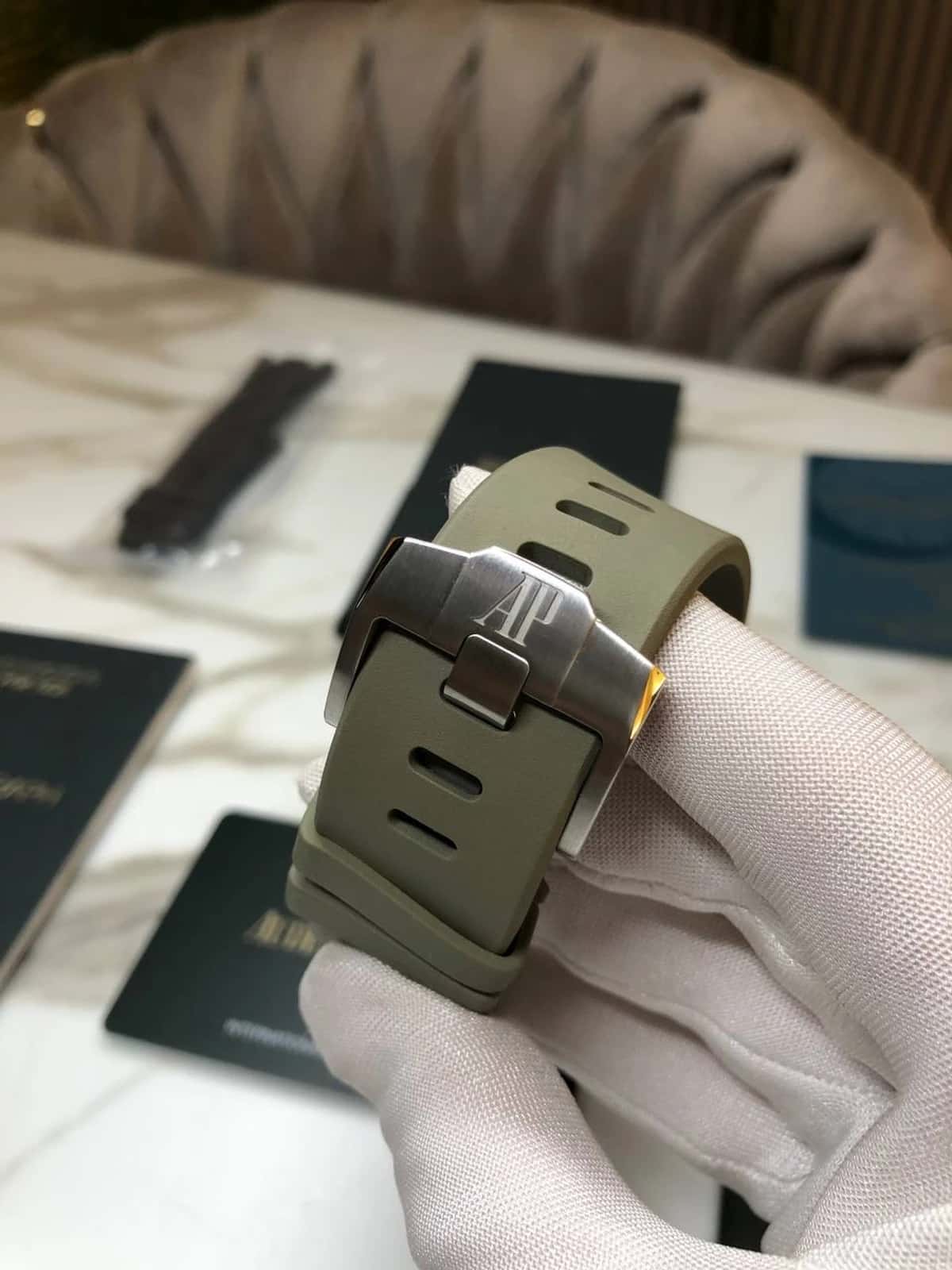 Royal Oak Offshore - Thumbnail 13