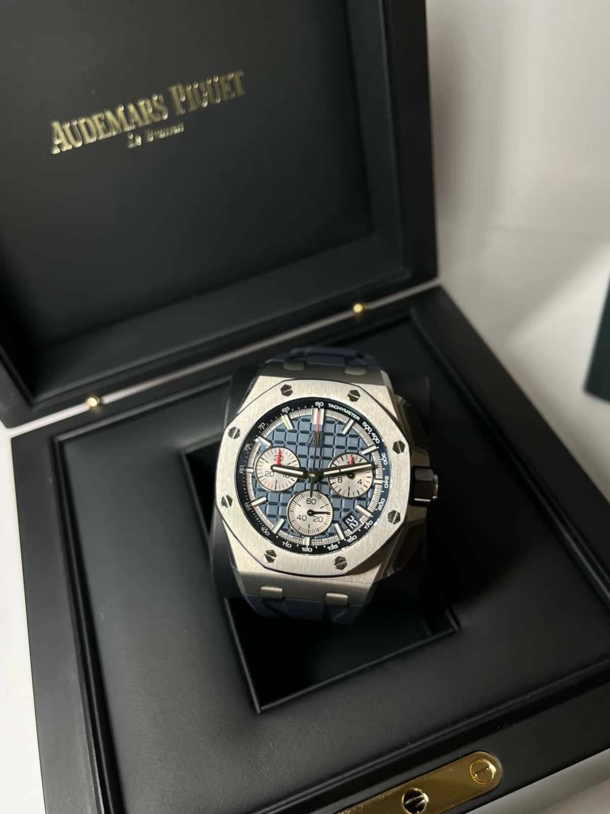 Royal Oak Offshore Chronograph - Thumbnail 2